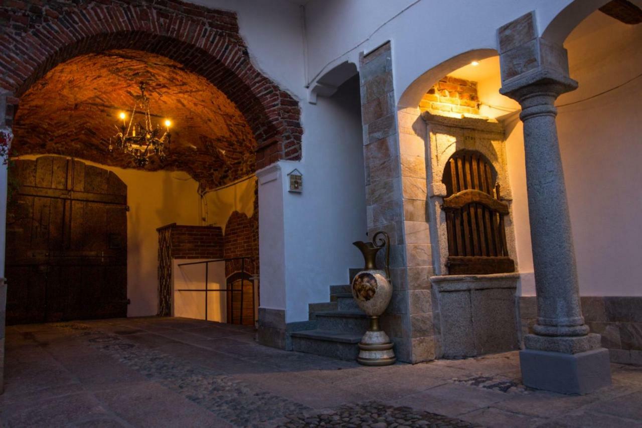 Mansarde & Suite Maison 1706 Lago Orta Borgomanero Exterior photo